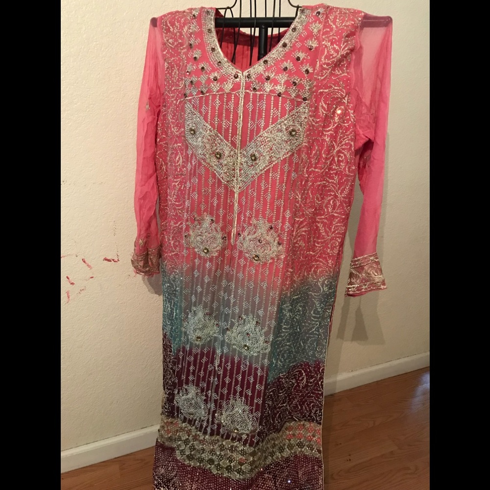 Pakistani Salwar Kameez